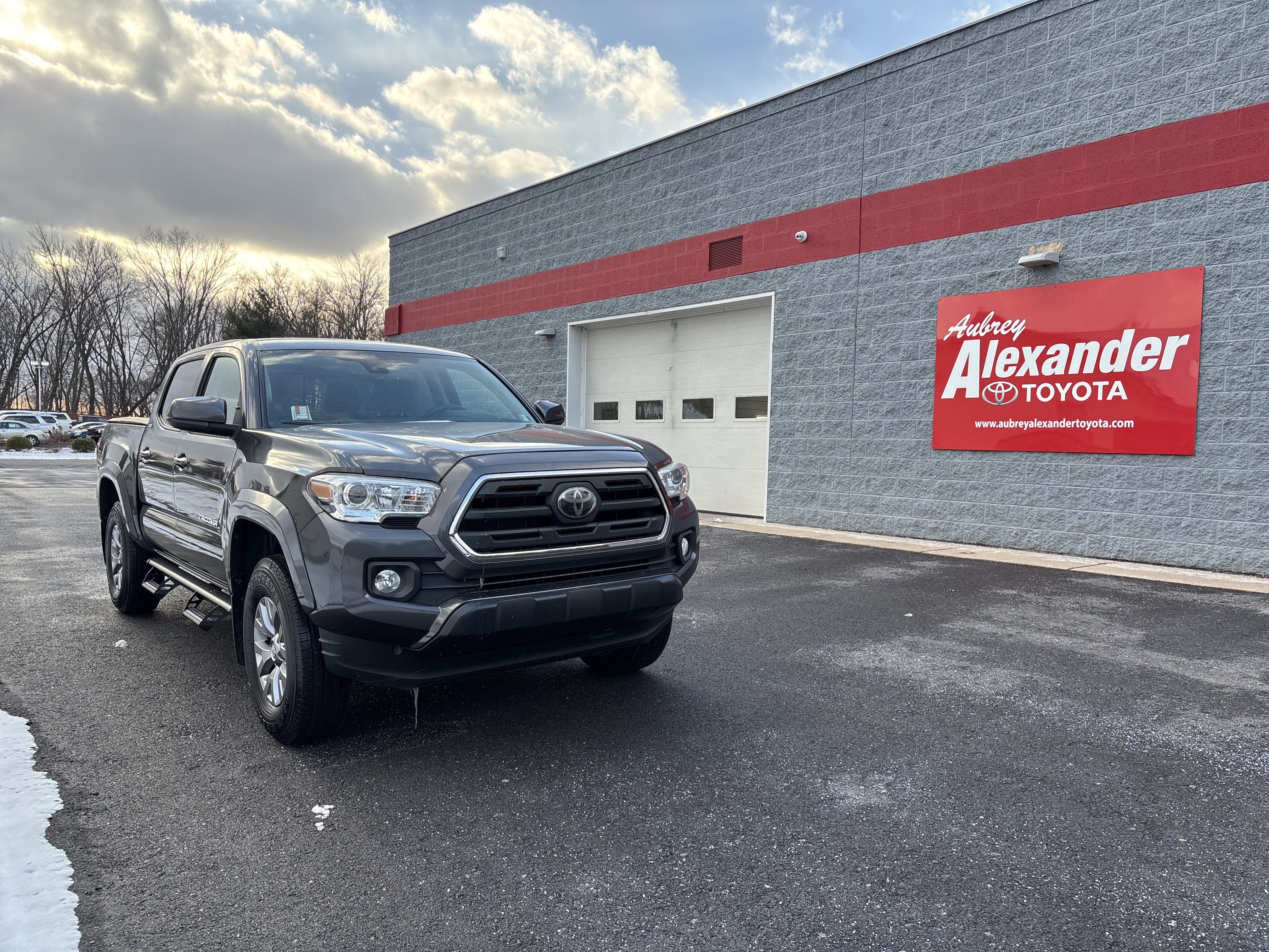 Used 2019 Toyota Tacoma SR5 video 1