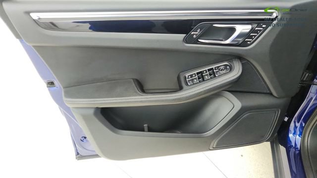 Used 2024 Porsche Macan image 34