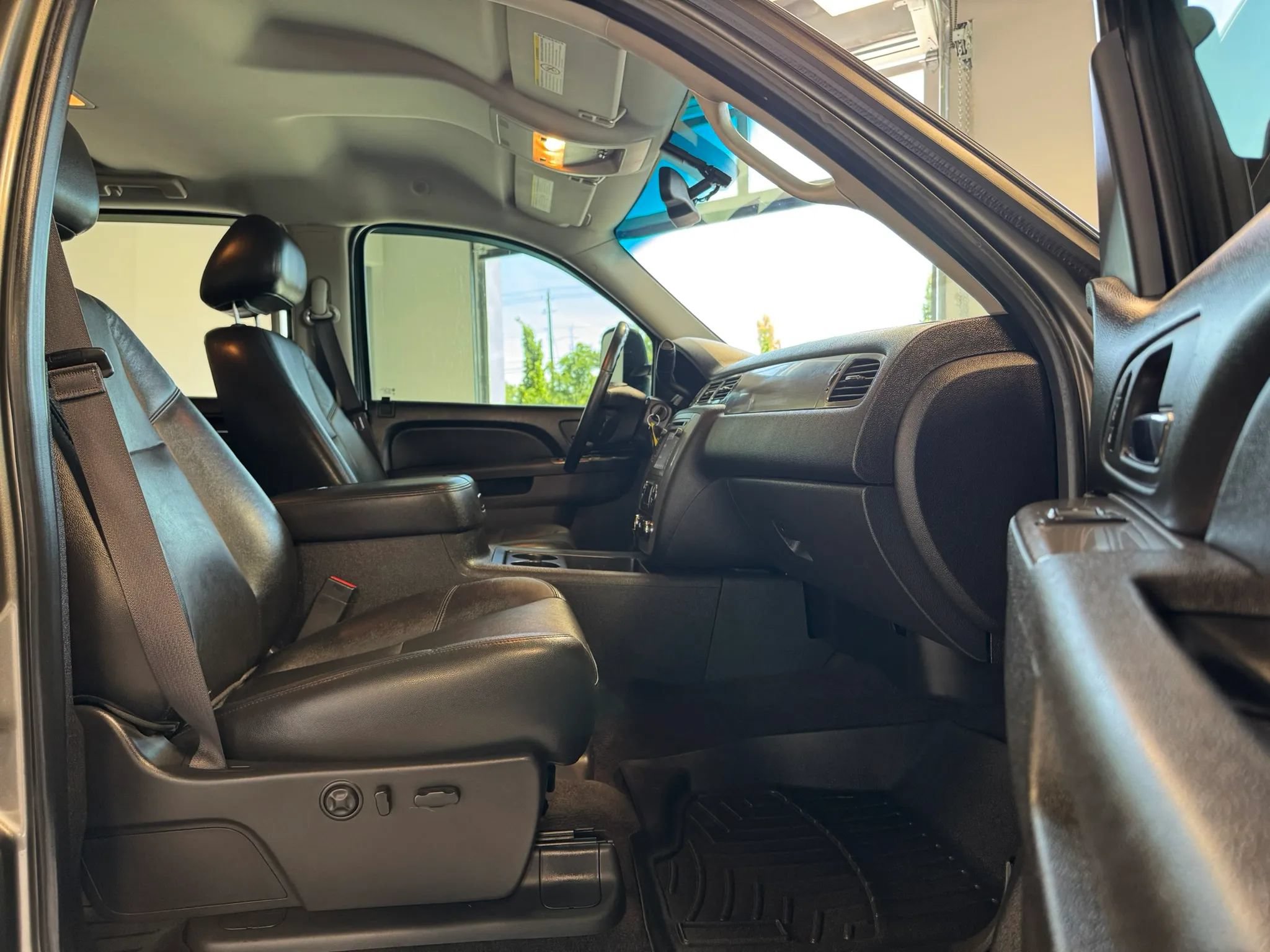 Used 2013 Chevrolet Silverado 2500 LTZ AWD/4WD image 25