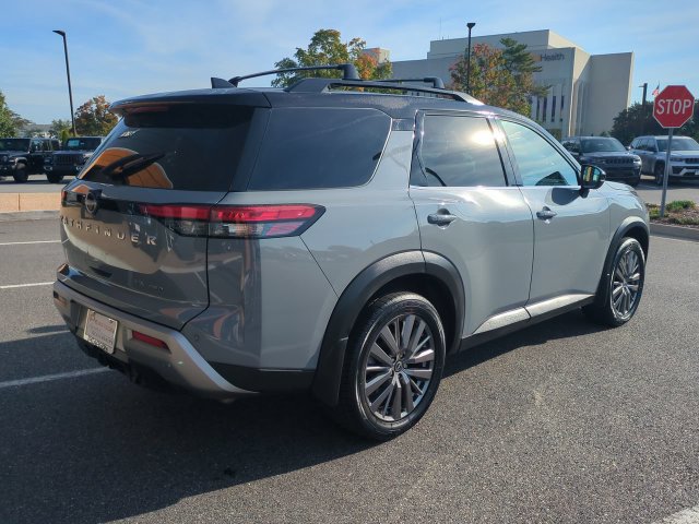 Used 2024 Nissan Pathfinder SL w/ SL Premium Package AWD/4WD image 4