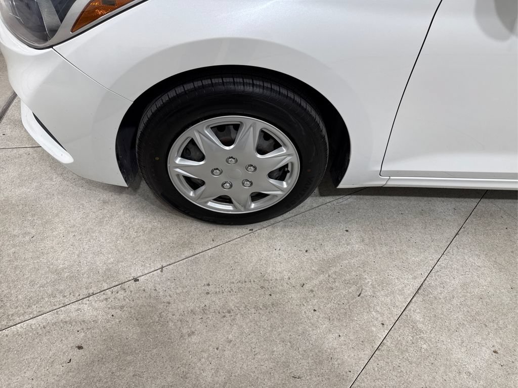 Used 2022 Hyundai Accent SE FWD image 12