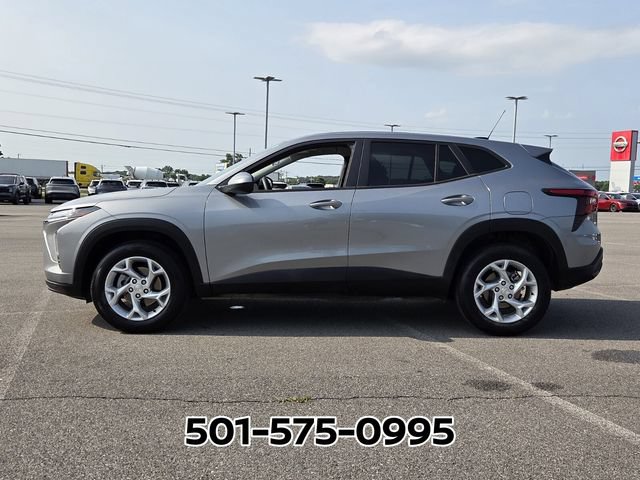 Used 2026 Chevrolet Trax LS w/ LS Convenience Package FWD image 2