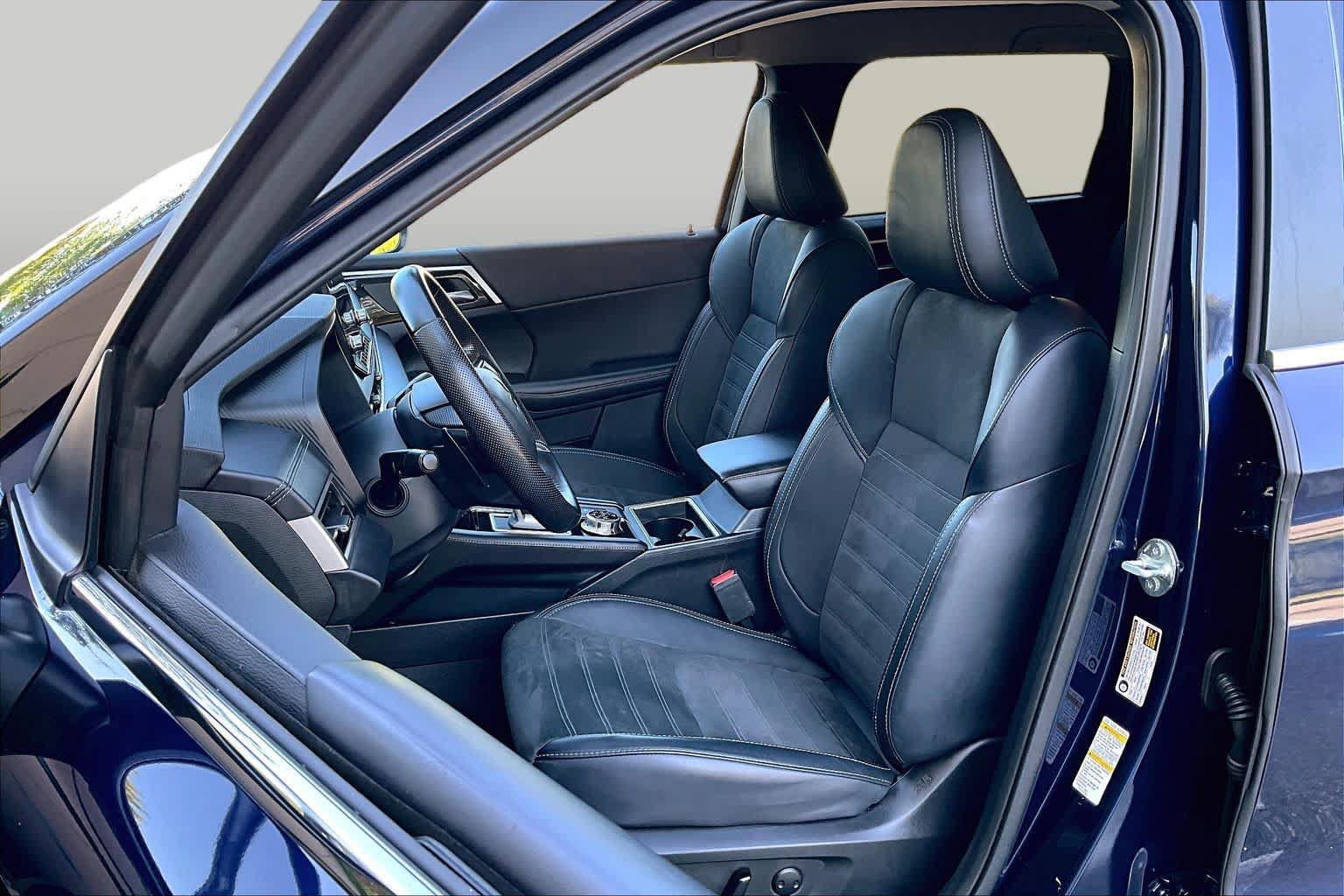 Used 2025 Mitsubishi Outlander SE AWD/4WD image 9