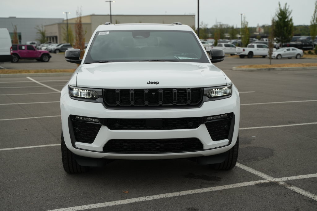 New 2027 Jeep Grand Cherokee L Limited AWD/4WD image 2