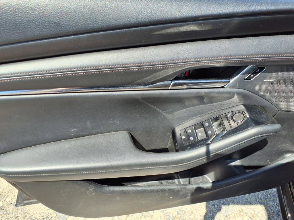 Used 2019 MAZDA MAZDA3 Hatchback w/ Premium Package image 17