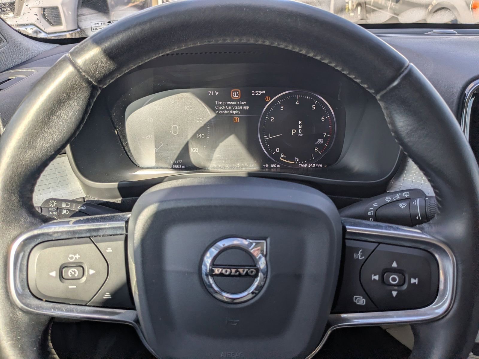 Used 2019 Volvo XC40 T5 Momentum image 29