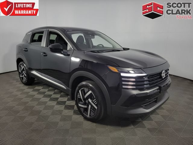 Used 2025 Nissan Kicks SV w/ Charging Package FWD image 1