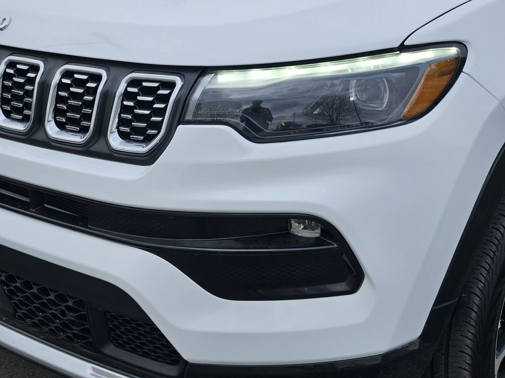 Used 2025 Jeep Compass Limited w/ Elite Group image 5