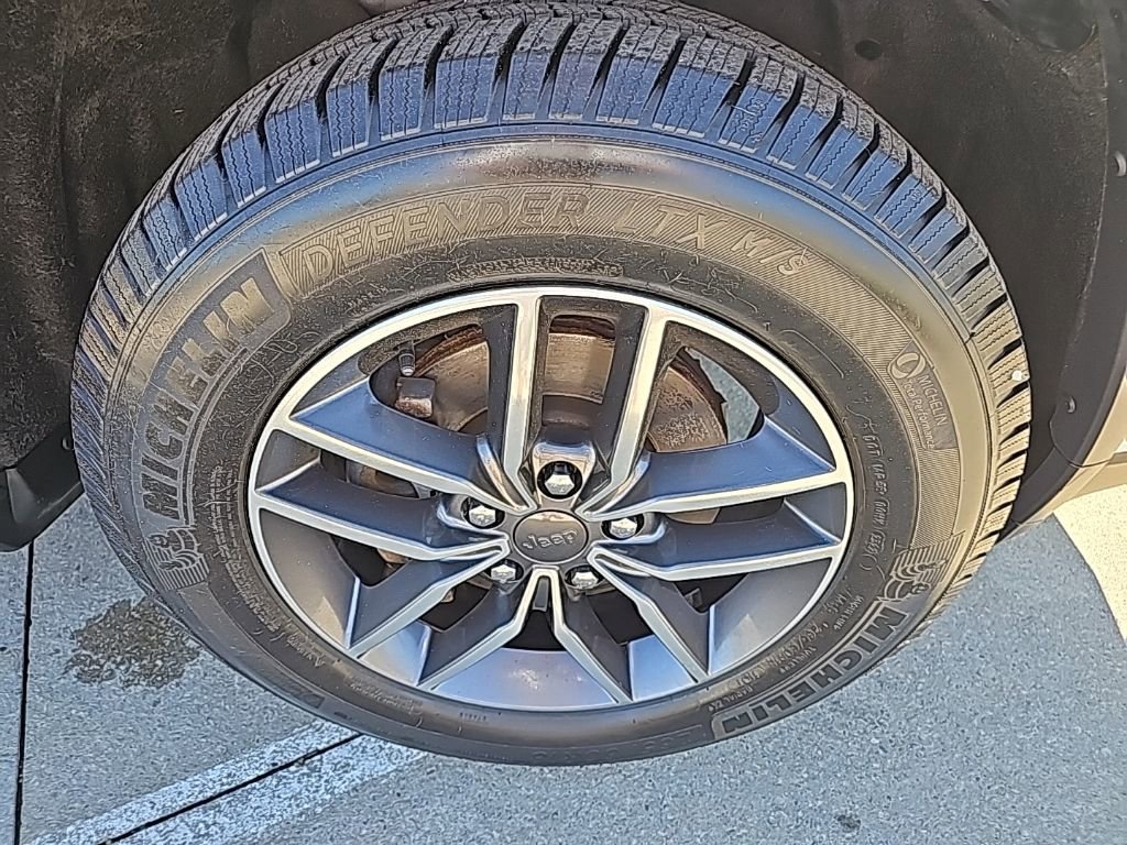 Used 2020 Jeep Grand Cherokee Limited w/ Trailer Tow Group IV AWD/4WD image 2