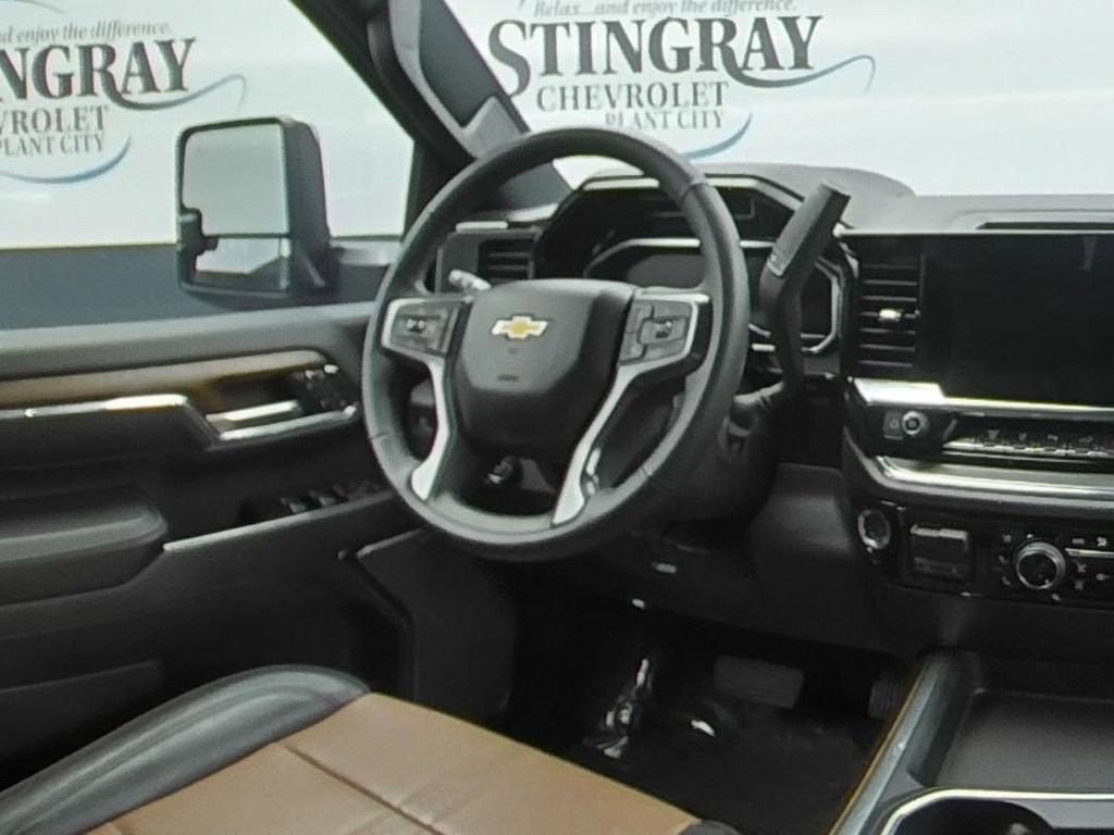 Used 2024 Chevrolet Silverado 2500 High Country w/ High Country Premium Package AWD/4WD image 16