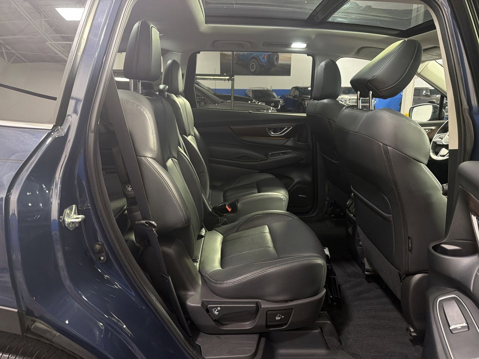 Used 2023 Subaru Ascent Touring AWD/4WD image 30