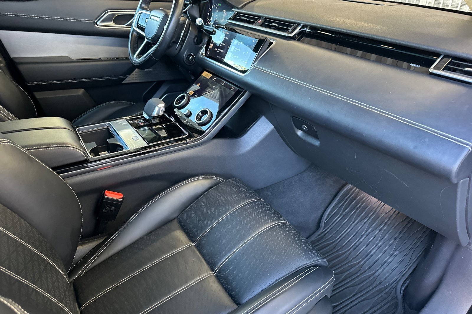 Used 2021 Land Rover Range Rover Velar R-Dynamic HSE image 15