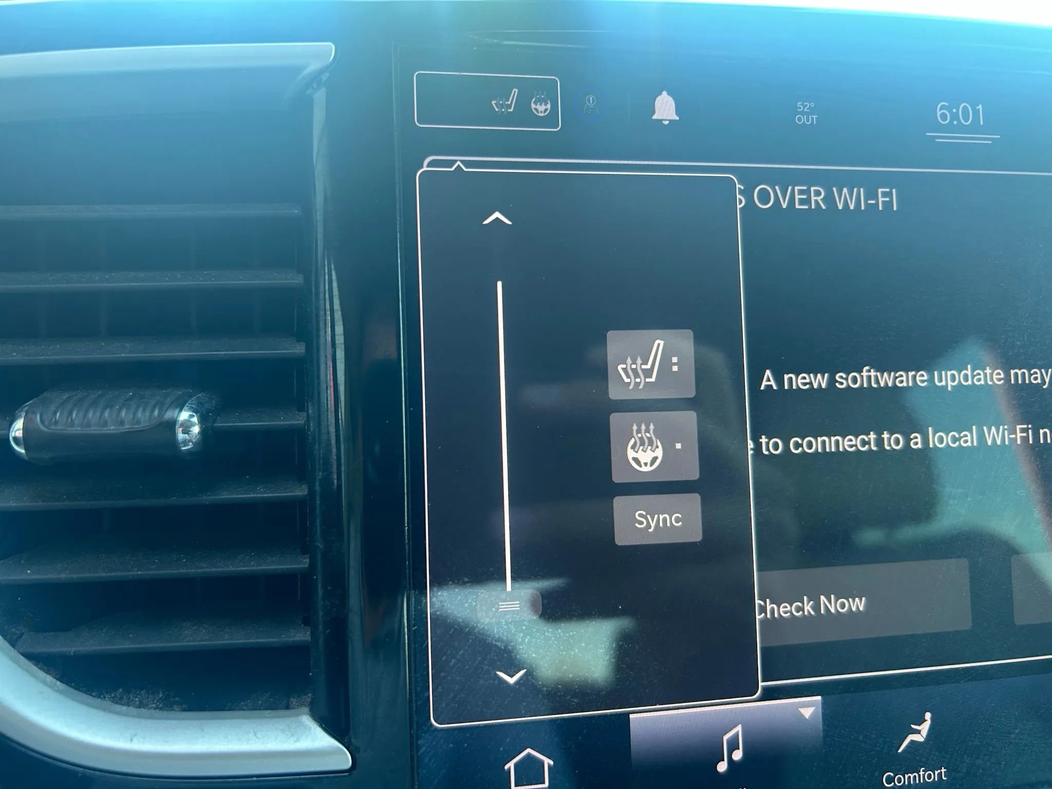 Used 2021 Chrysler Pacifica Touring-L image 10