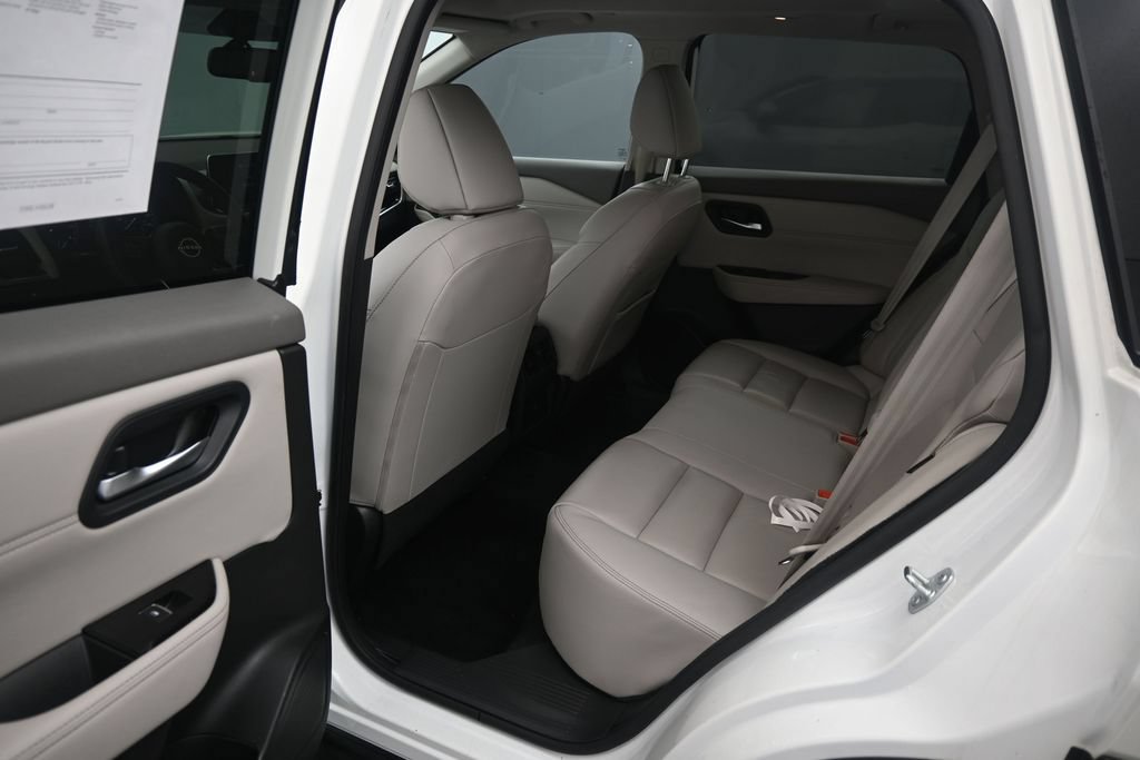 Used 2023 Nissan Rogue SL FWD image 18