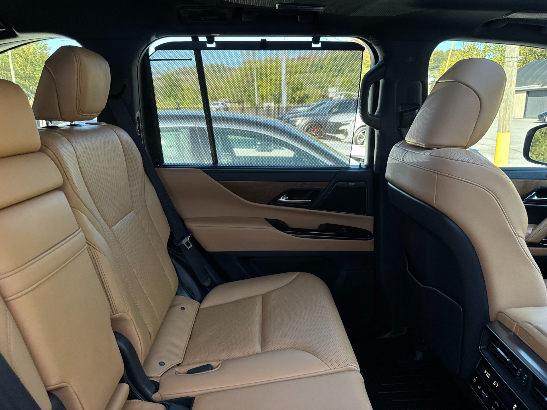 Used 2024 Lexus LX 600 4WD w/ Luxury Package image 40