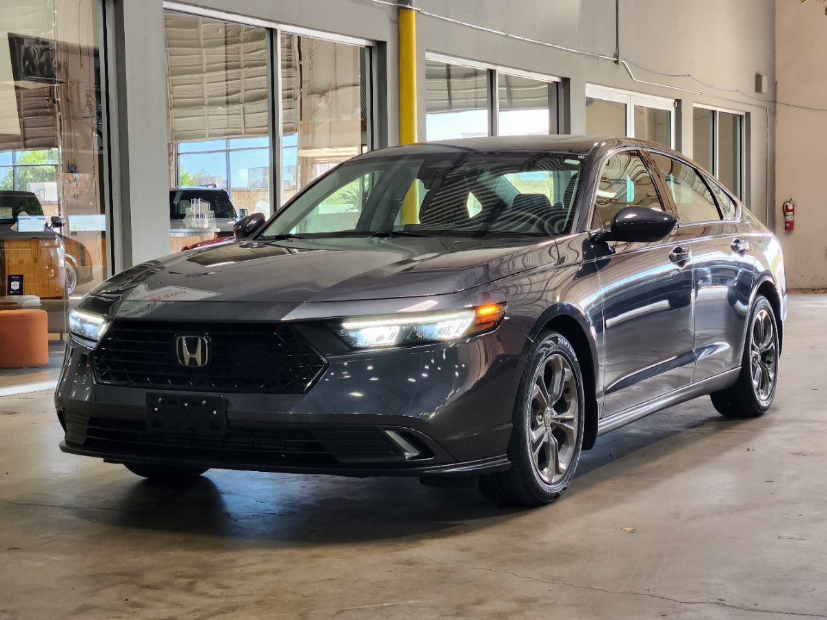 Used 2023 Honda Accord EX image 3