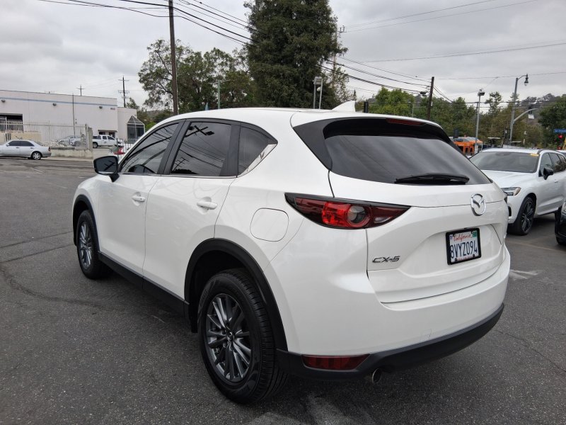 Used 2017 MAZDA CX-5 Sport FWD image 4