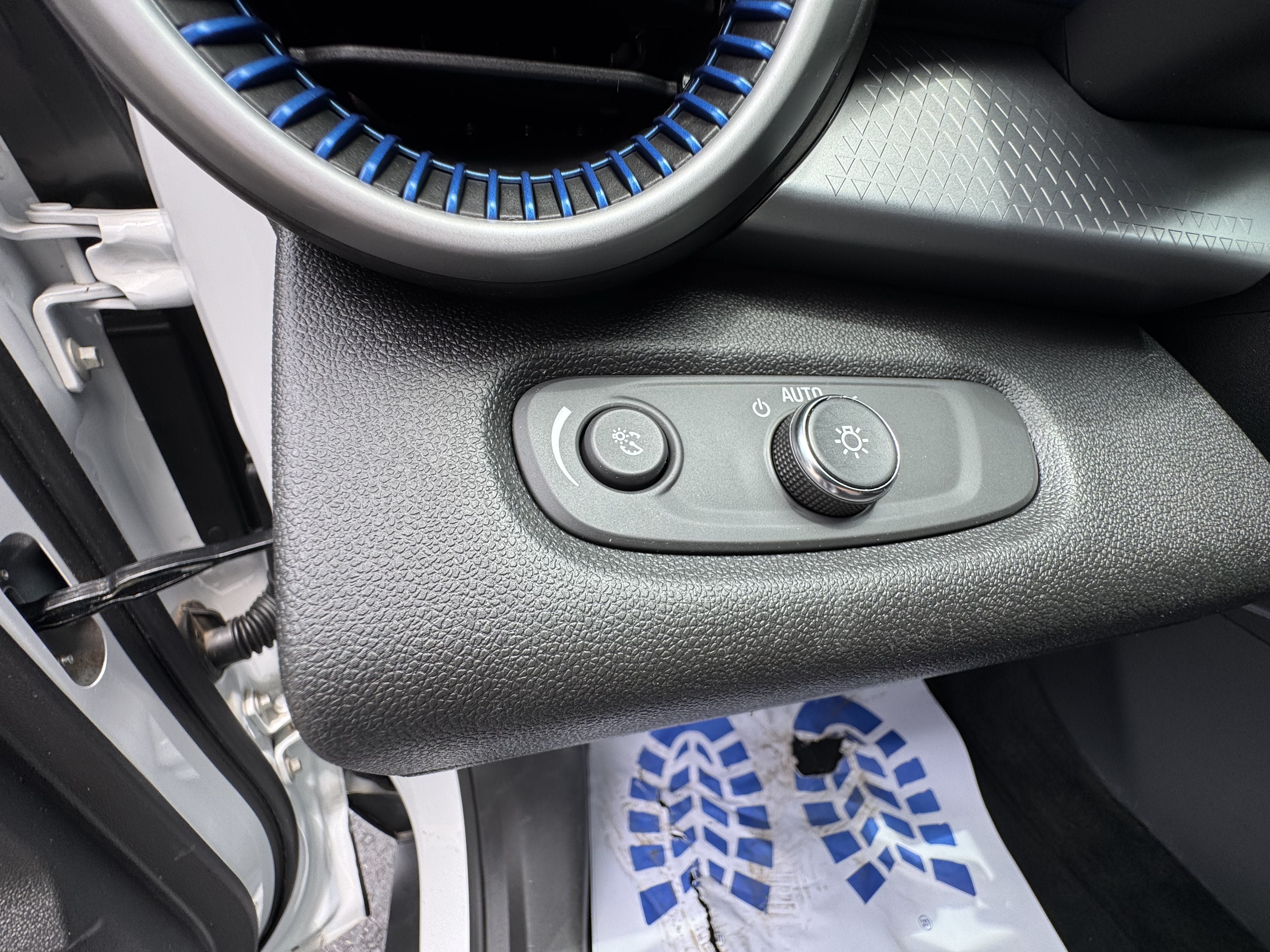 Used 2024 Chevrolet Trax LS w/ LS Convenience Package FWD image 22