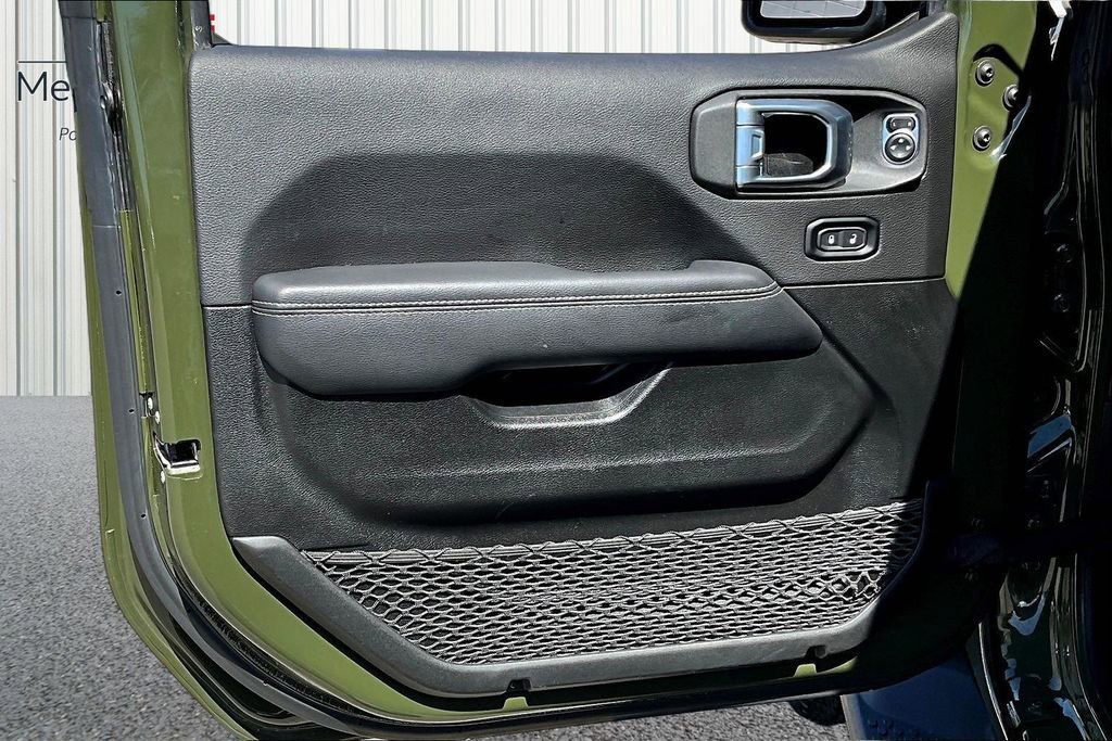 Used 2022 Jeep Wrangler Unlimited Sahara w/ Cold Weather Group AWD/4WD image 20