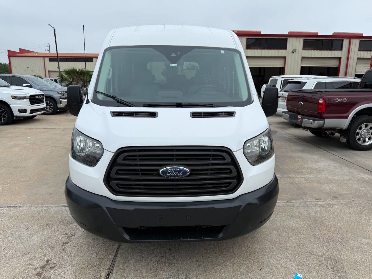 Used 2017 Ford Transit 150 XL RWD image 2