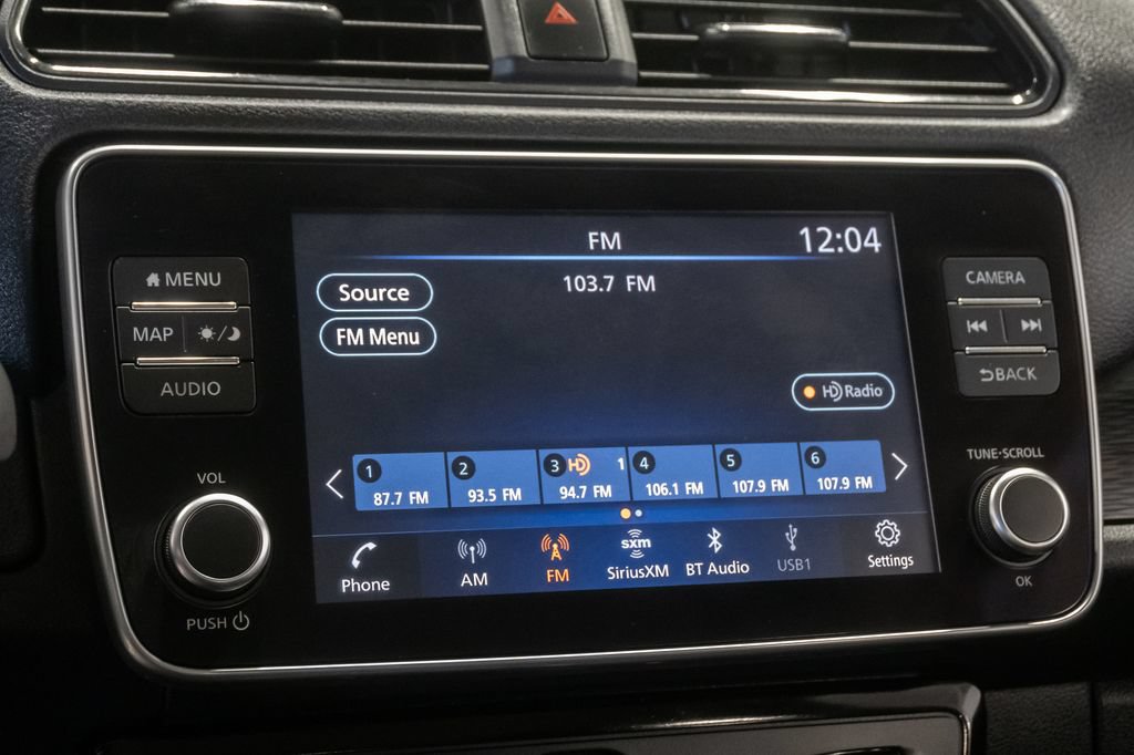 Used 2020 Nissan Leaf SV w/ SV Technology Package FWD image 19