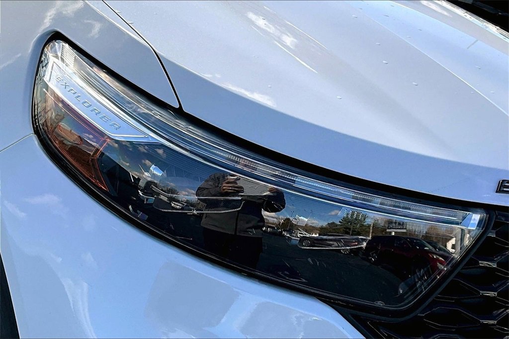 Used 2020 Ford Explorer ST w/ Premium Technology Package image 33