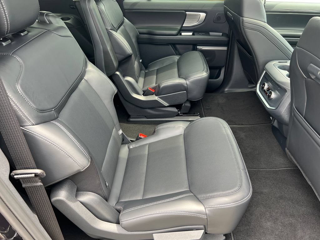 New 2026 Ford Expedition Max Platinum w/ Driver's Package AWD/4WD image 18