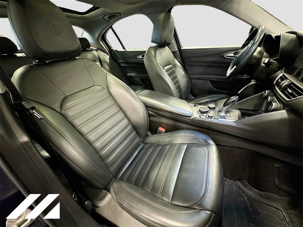 Used 2019 Alfa Romeo Giulia Ti w/ Quick Order Package 22X Lusso image 29