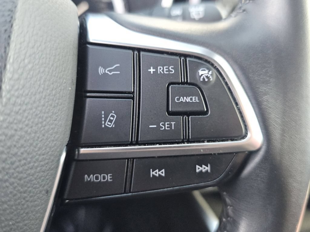 Used 2021 Toyota Highlander XSE AWD/4WD image 15
