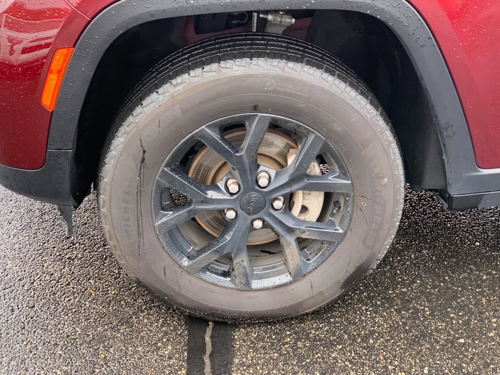 Used 2024 Jeep Grand Cherokee Altitude image 31