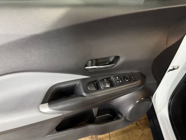 Used 2023 Nissan Kicks SR w/ SR Premium Package FWD image 12