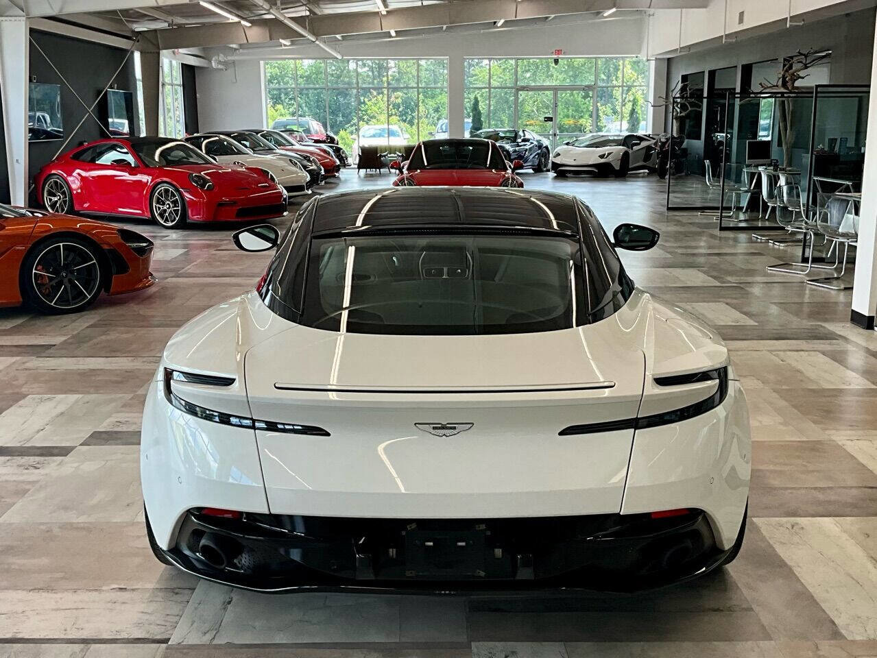 Used 2018 Aston Martin DB11 V12 image 12