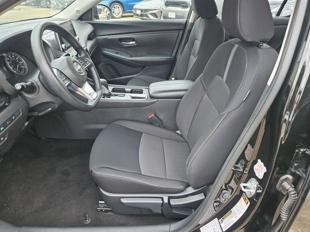 Used 2025 Nissan Sentra SV FWD image 14