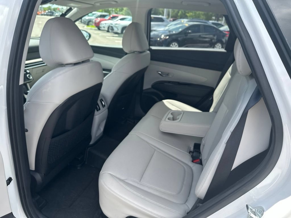 Used 2025 Hyundai Tucson Limited AWD/4WD image 15