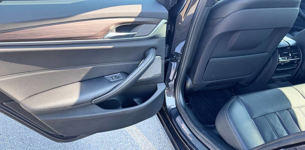 Used 2017 BMW 540i xDrive image 5