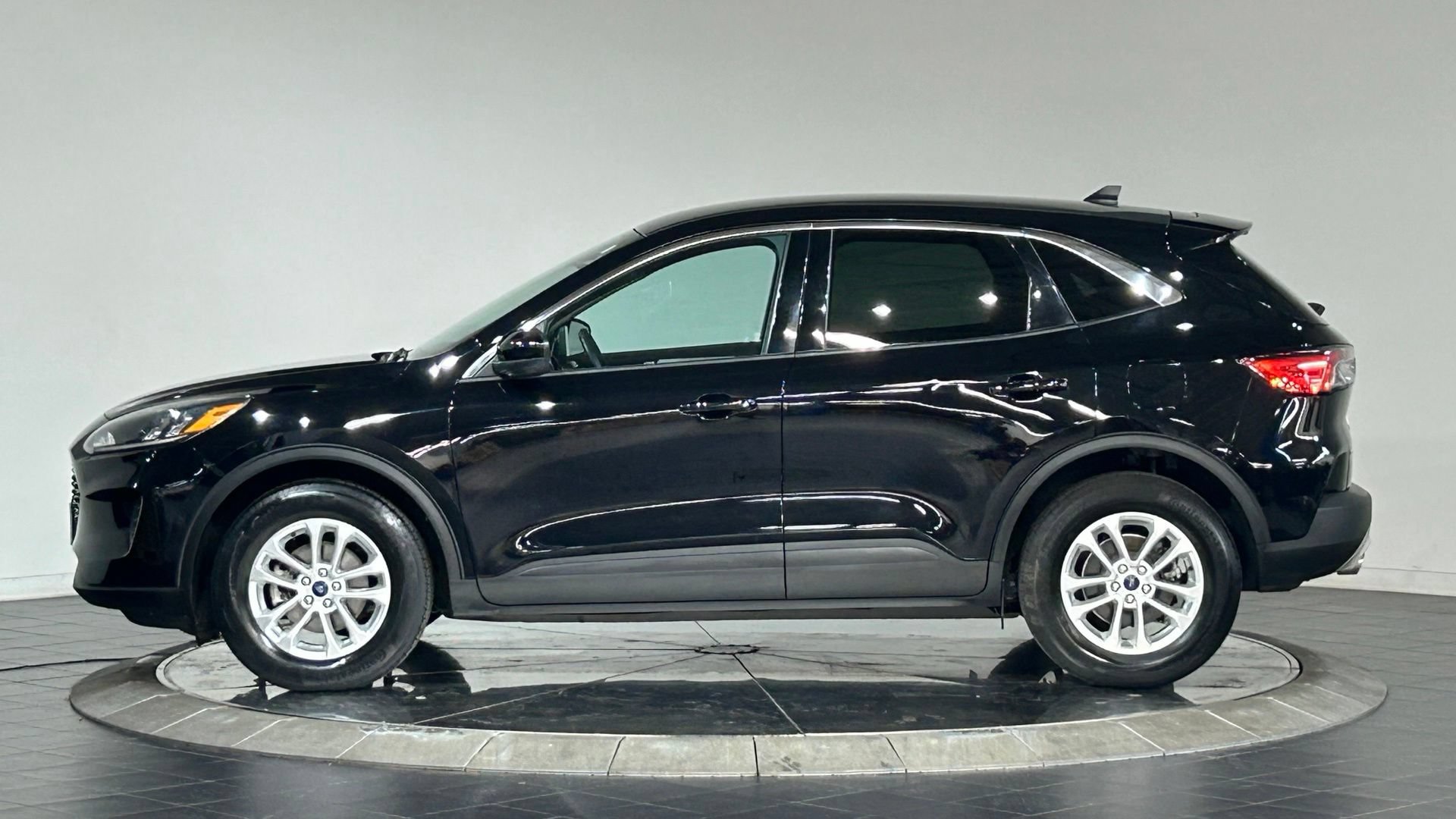 Used 2020 Ford Escape SE AWD/4WD image 6