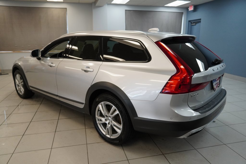Used 2018 Volvo V90 T5 Cross Country w/ Convenience Package image 14