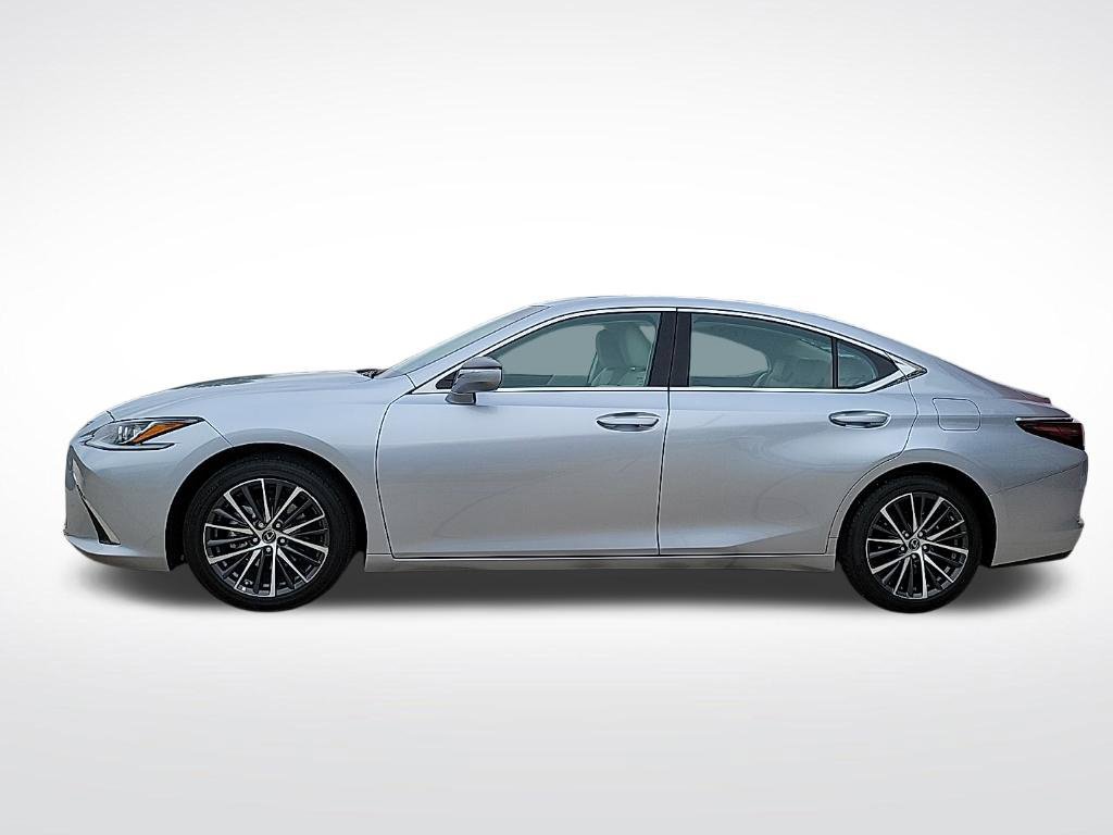 Used 2025 Lexus ES 350 w/ Premium Package FWD image 2