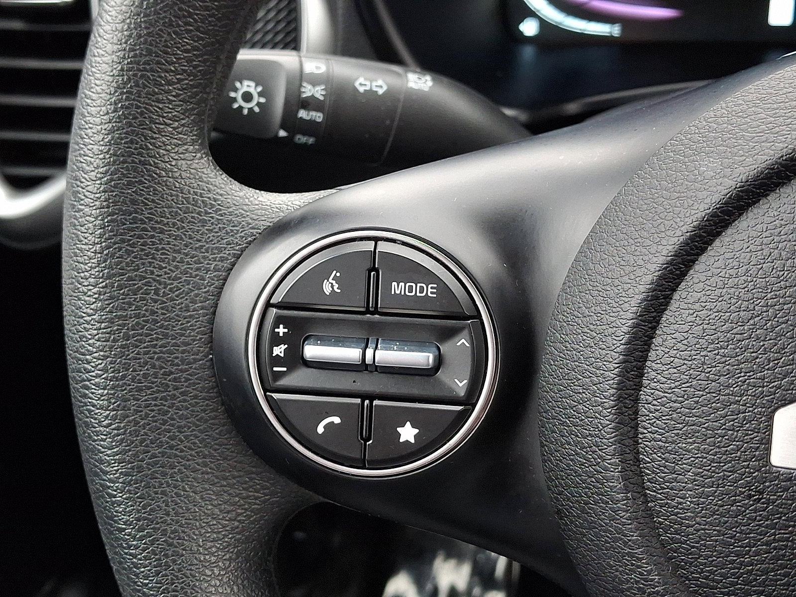 Used 2025 Kia Soul LX w/ LX Technology Package image 20