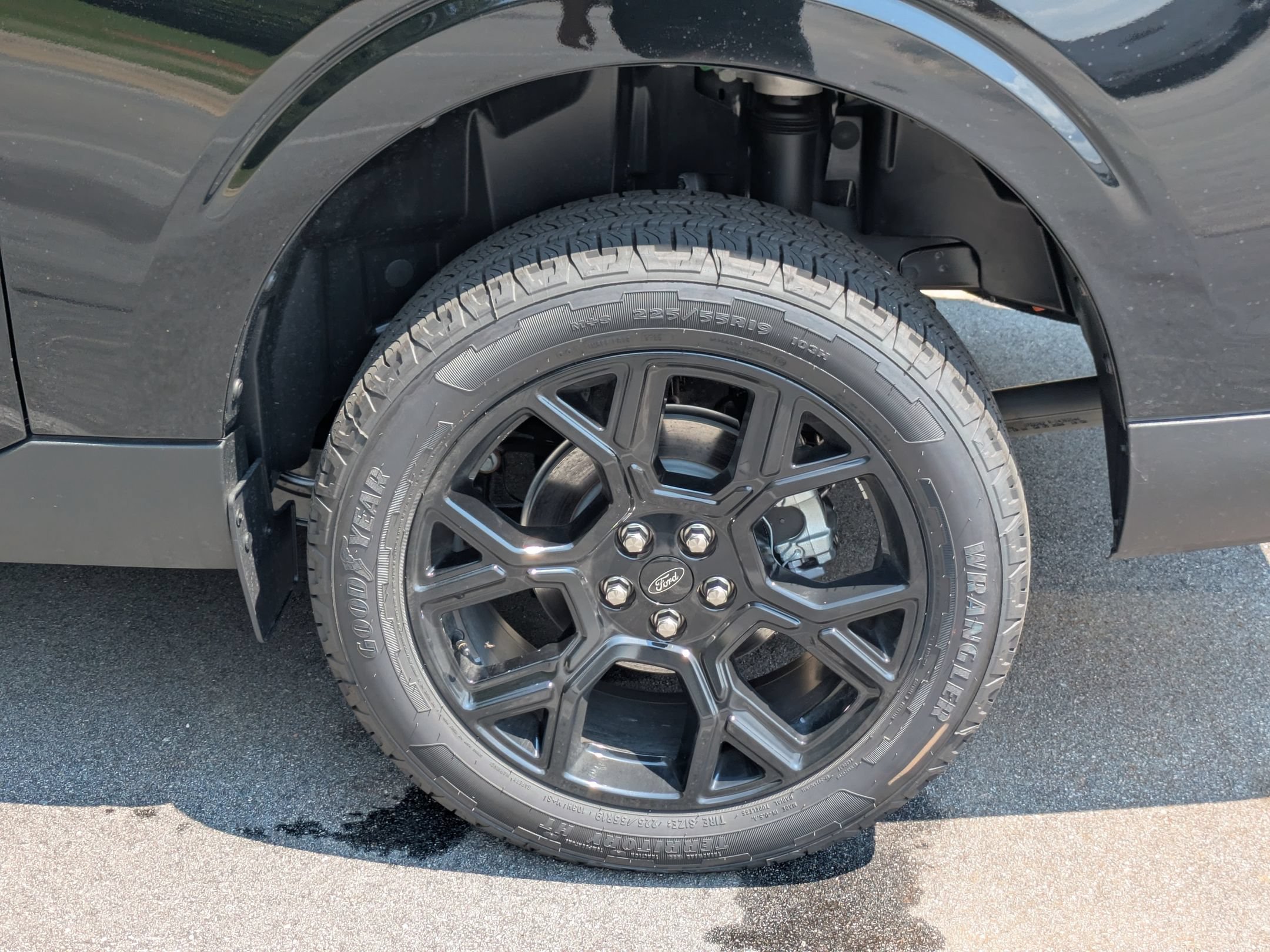 New 2026 Ford Maverick Lariat w/ Black Appearance Package AWD/4WD image 8