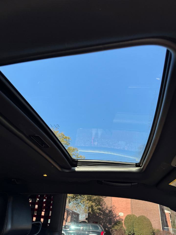 Used 2015 Dodge Challenger SXT Plus w/ Driver Convenience Group RWD image 14