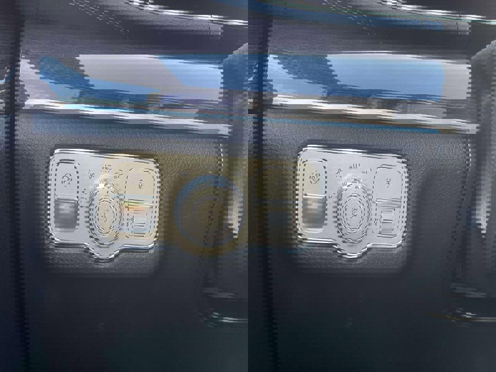 Used 2020 Mercedes-Benz GLS 450 4MATIC image 21