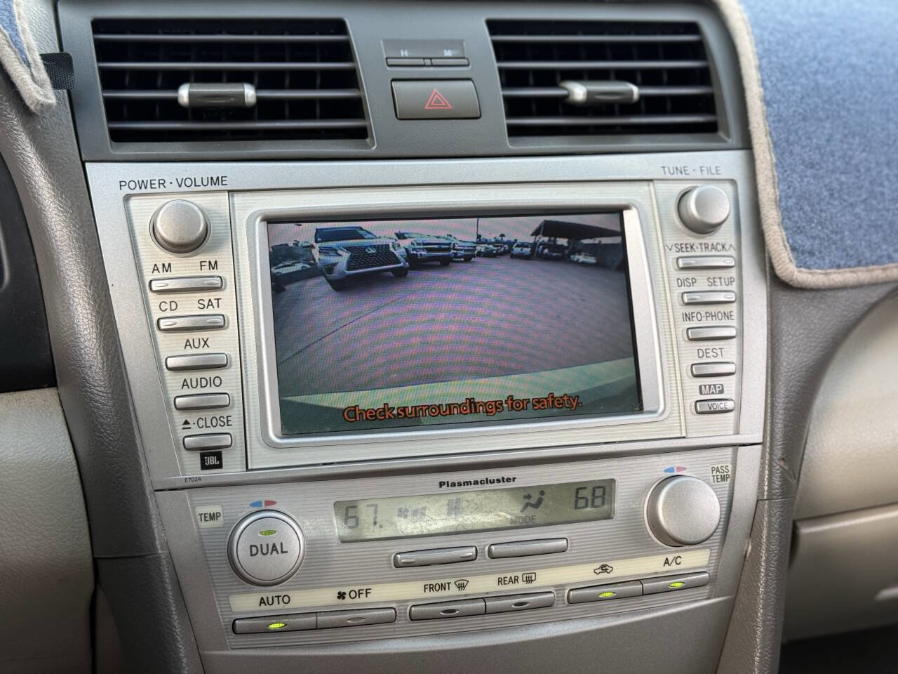 Used 2011 Toyota Camry Hybrid image 15