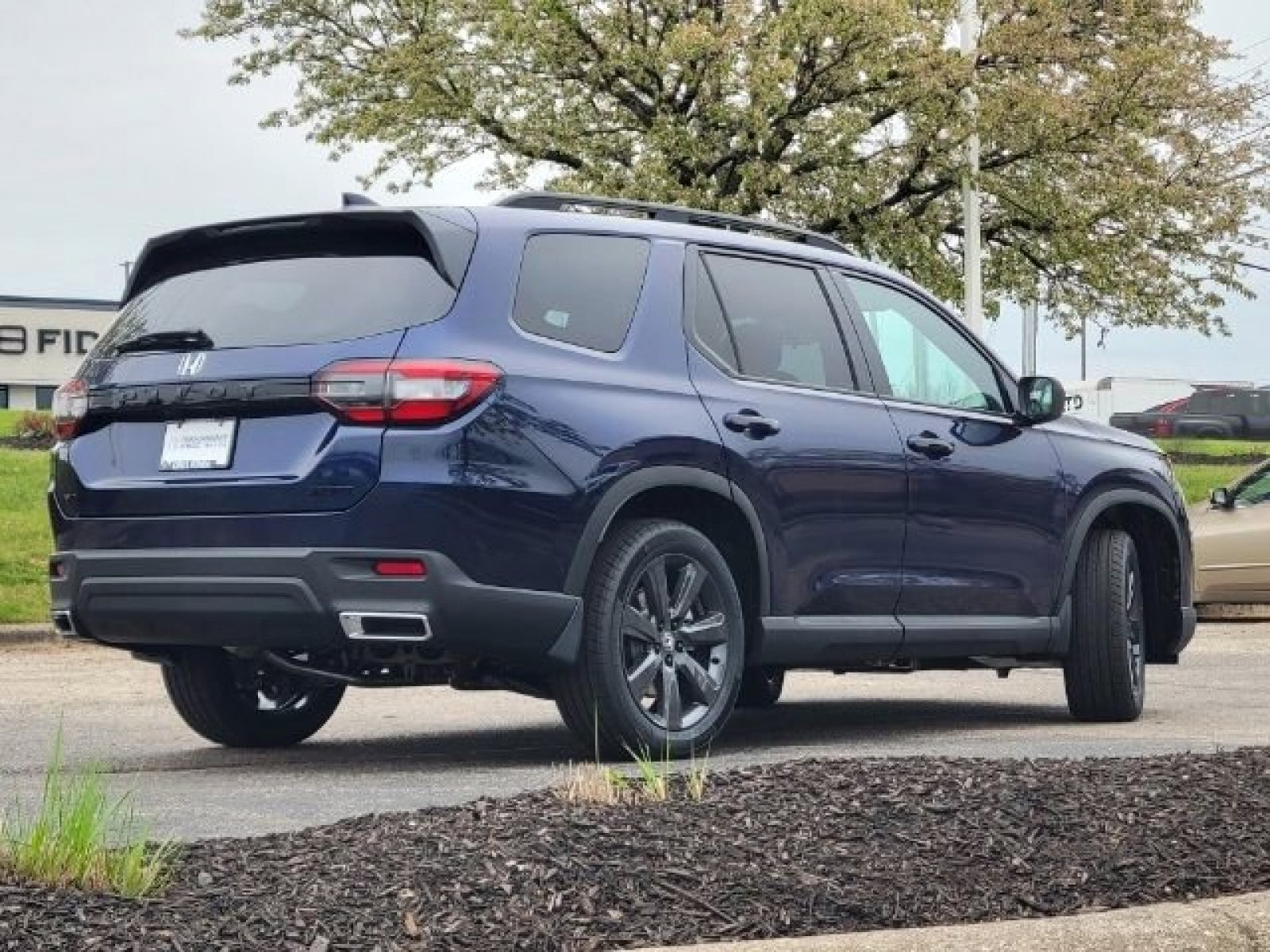 Used 2025 Honda Pilot Sport image 30