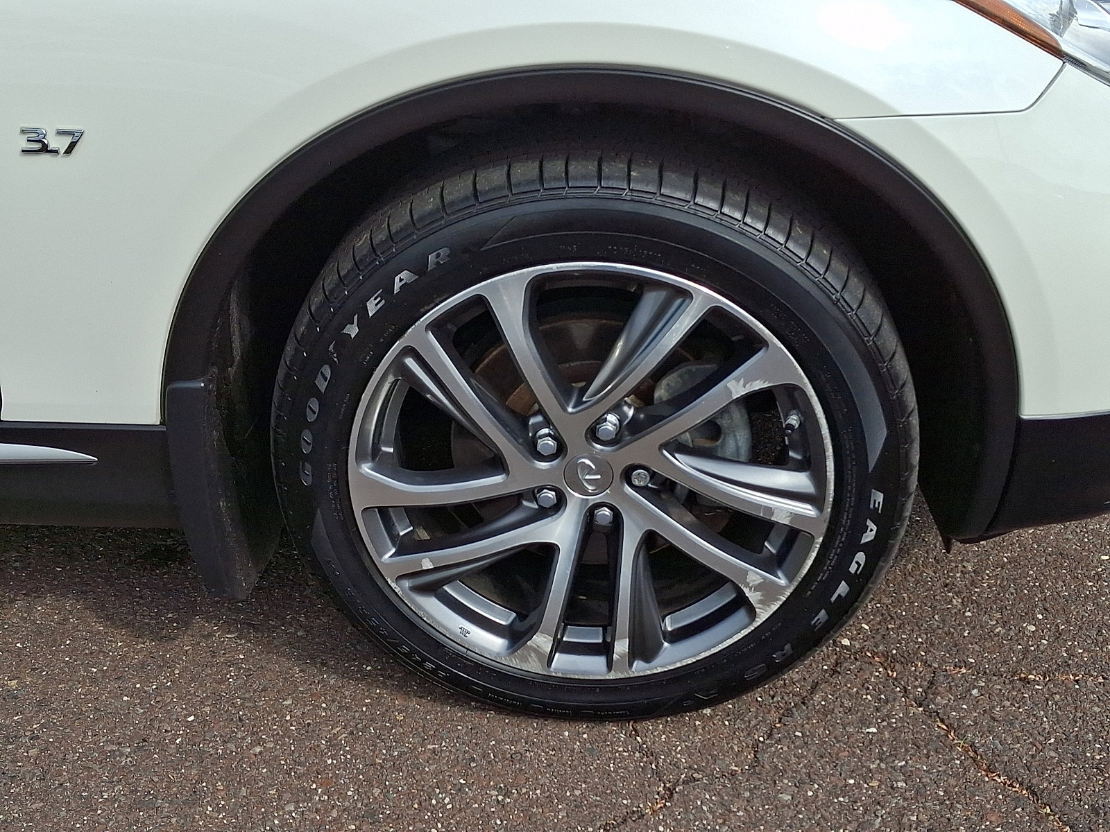 Used 2016 INFINITI QX50 AWD w/ Deluxe Touring Package image 8