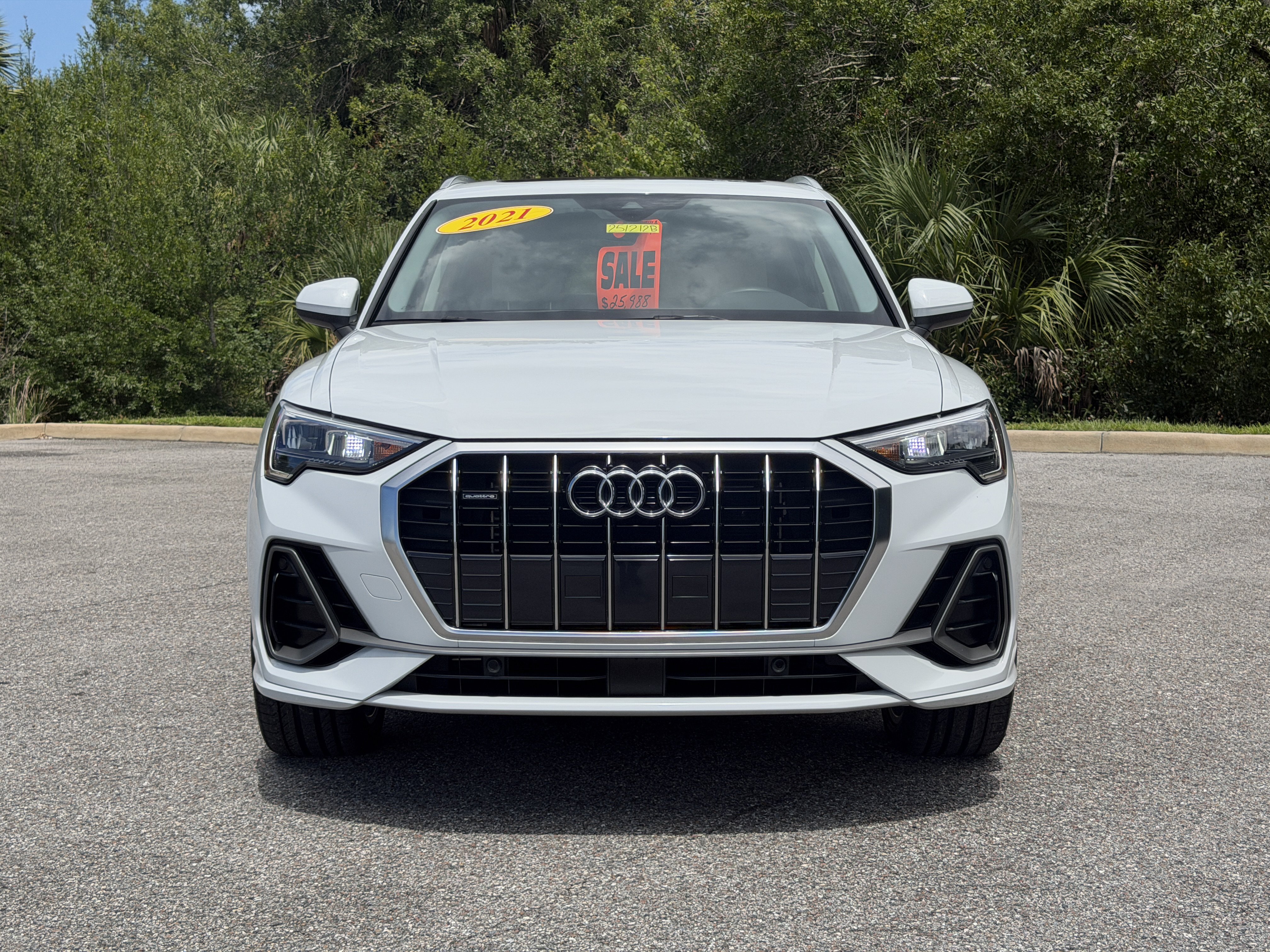 Used 2021 Audi Q3 2.0T Premium w/ Convenience Package AWD/4WD image 2
