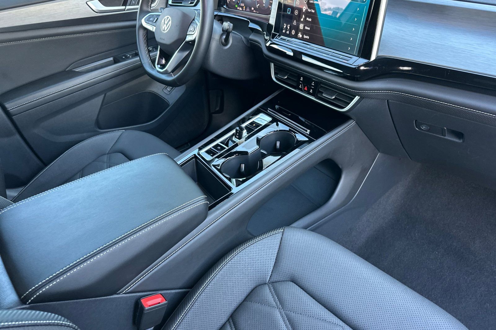 Used 2025 Volkswagen Atlas Cross Sport SE image 17