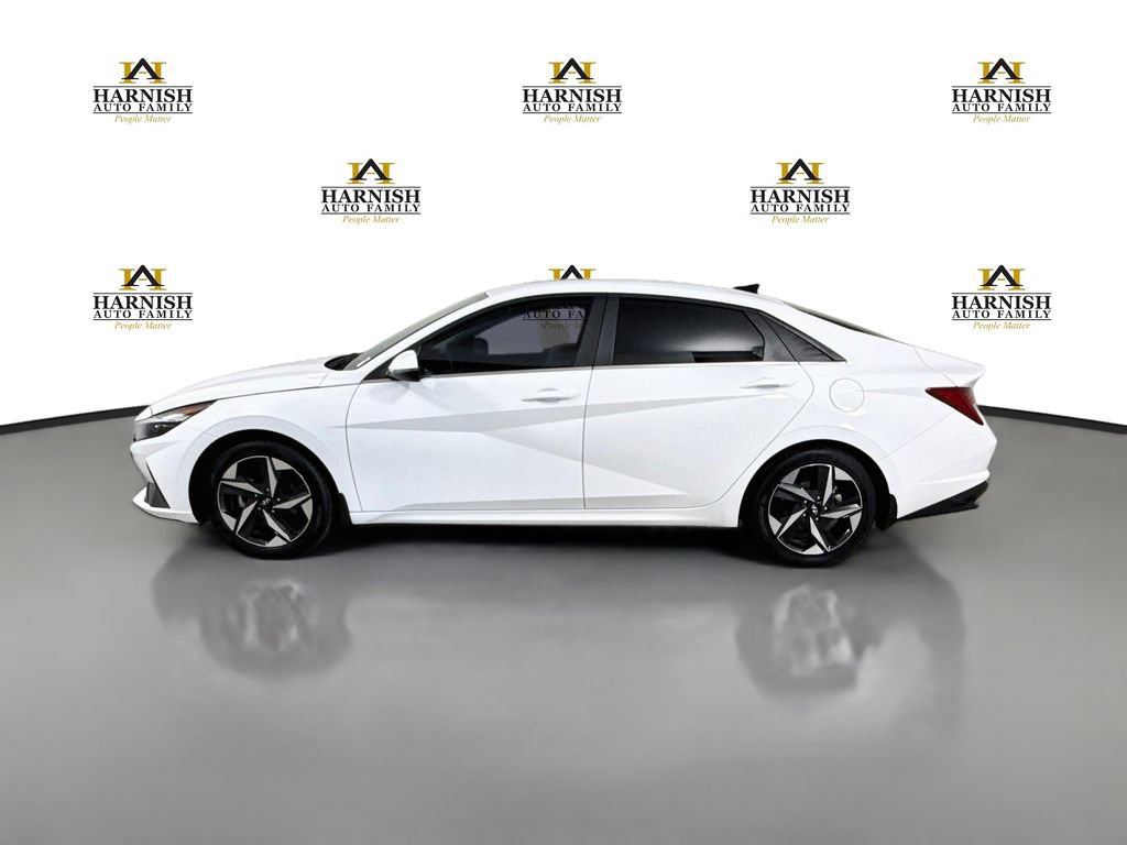 Used 2023 Hyundai Elantra Limited FWD image 4