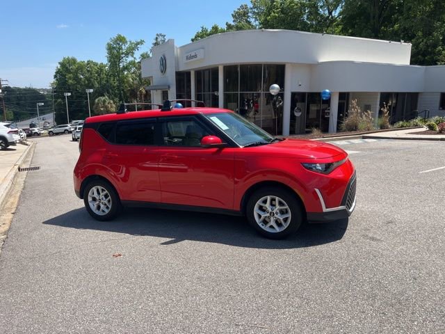 Used 2023 Kia Soul LX w/ LX Technology Package image 2