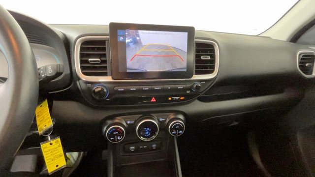 Used 2023 Hyundai Venue SEL FWD image 35